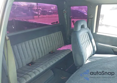 1992 GMC Sierra C1500 z USA, uszkodzony, nr VIN 2GTEC19K2N1503838